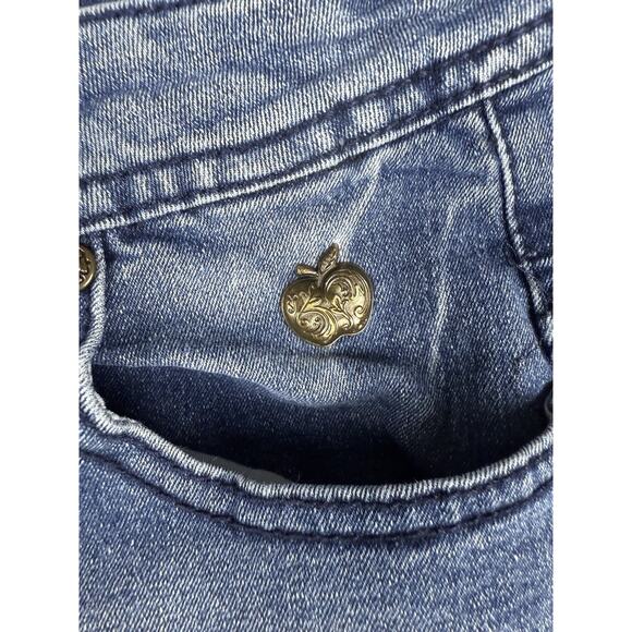 Apple Bottom Jeans Womens Size 11/12 Capri Low Rise Stretch Embroidered Denim - Picture 2 of 9